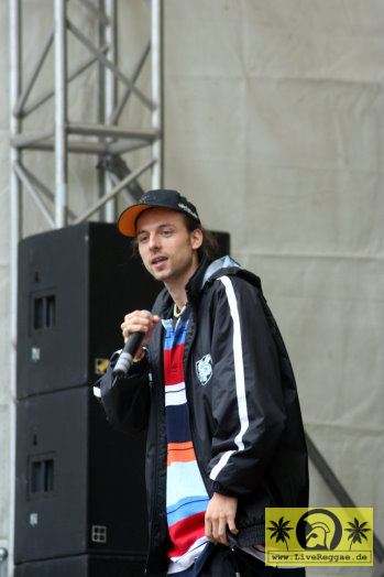 Pyro (D) with Mellow Mark 20. Summer Jam Festival, Fuehlinger See Koeln - Green Stage 08. Juli 2005 (2).jpg